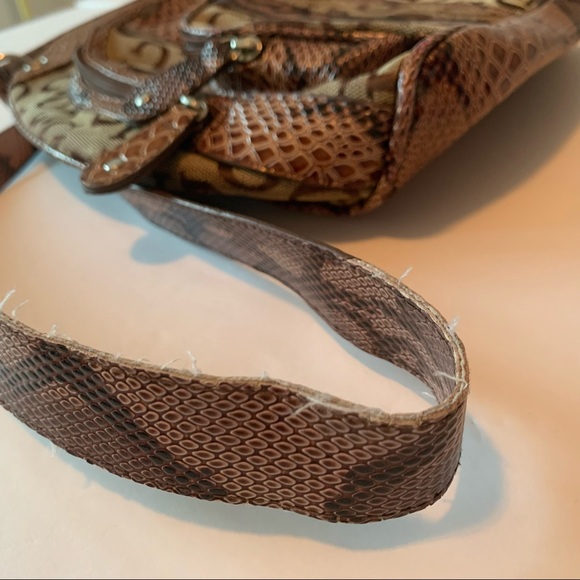 Guess mini snake skin patterned brand name logo backpack - Picture 4 of 16